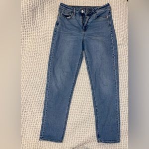 American Eagle Mom Jeans size 4